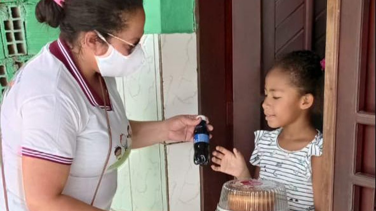 Assistência Social da Prefeitura de Santana do Mundaú entrega lanches a 300 crianças e adolescentes do município