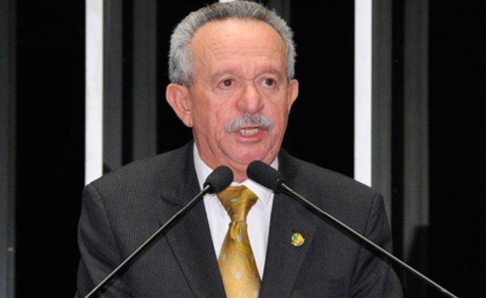 Projeto de Lei do senador Benedito de Lira propõe a cassação da carteira de habilitação de motoristas embriagados