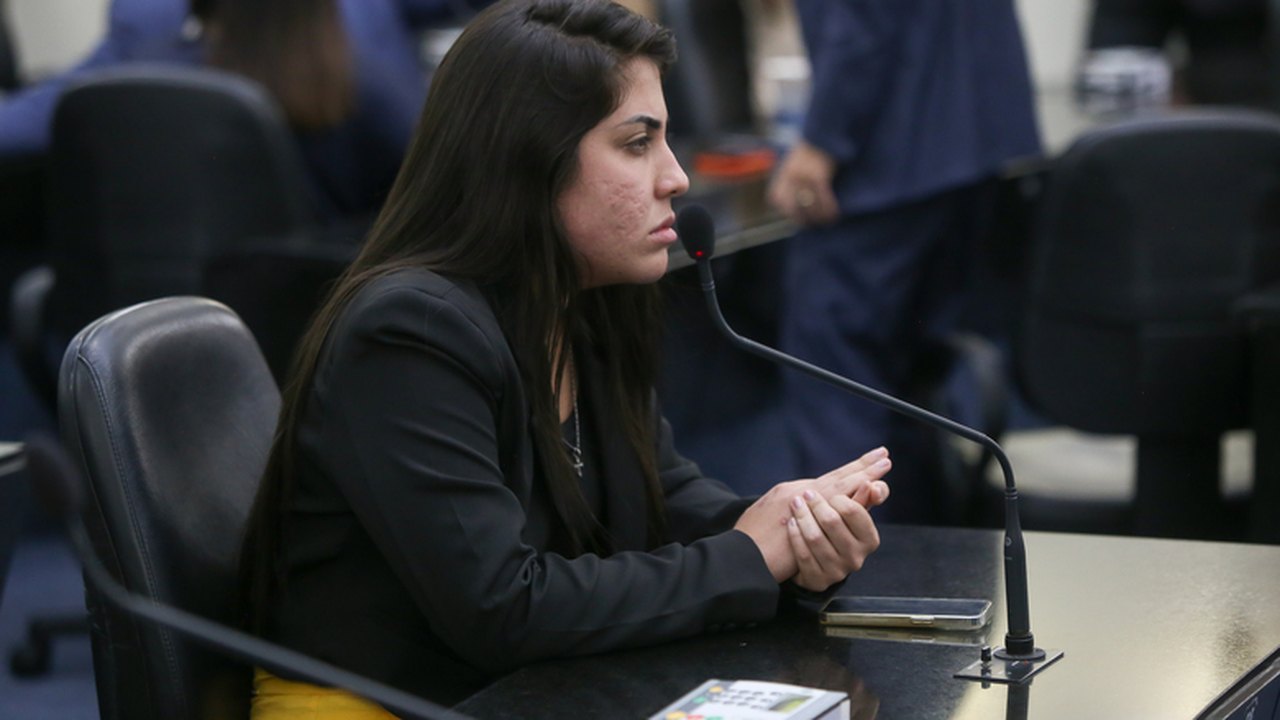 Deputada Gabi Gonçalves solicita reabertura da maternidade do Hospital Ib Gatto Falcão em Rio Largo