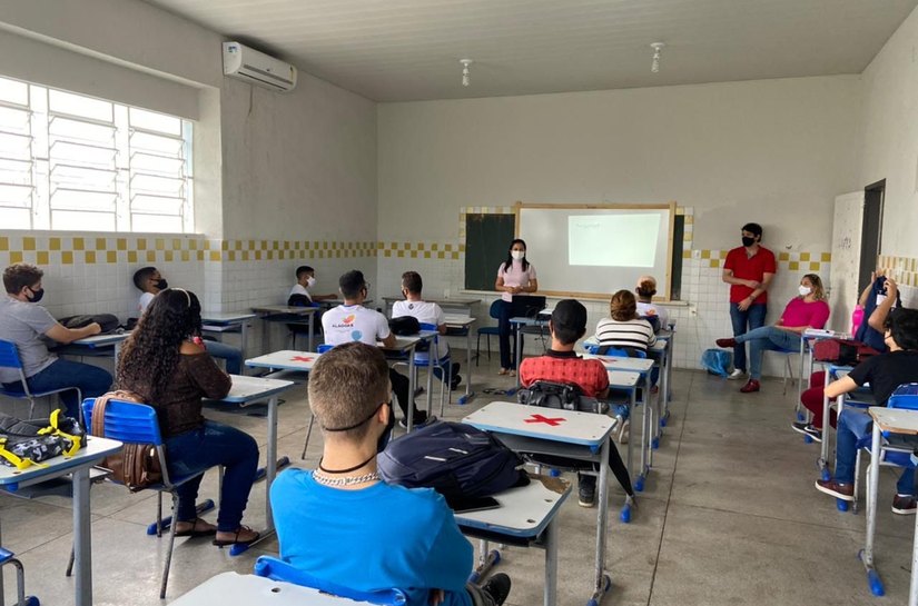 Palestras e torneio de vôlei marcam o primeiro dia da Semana da Juventude do Centenário