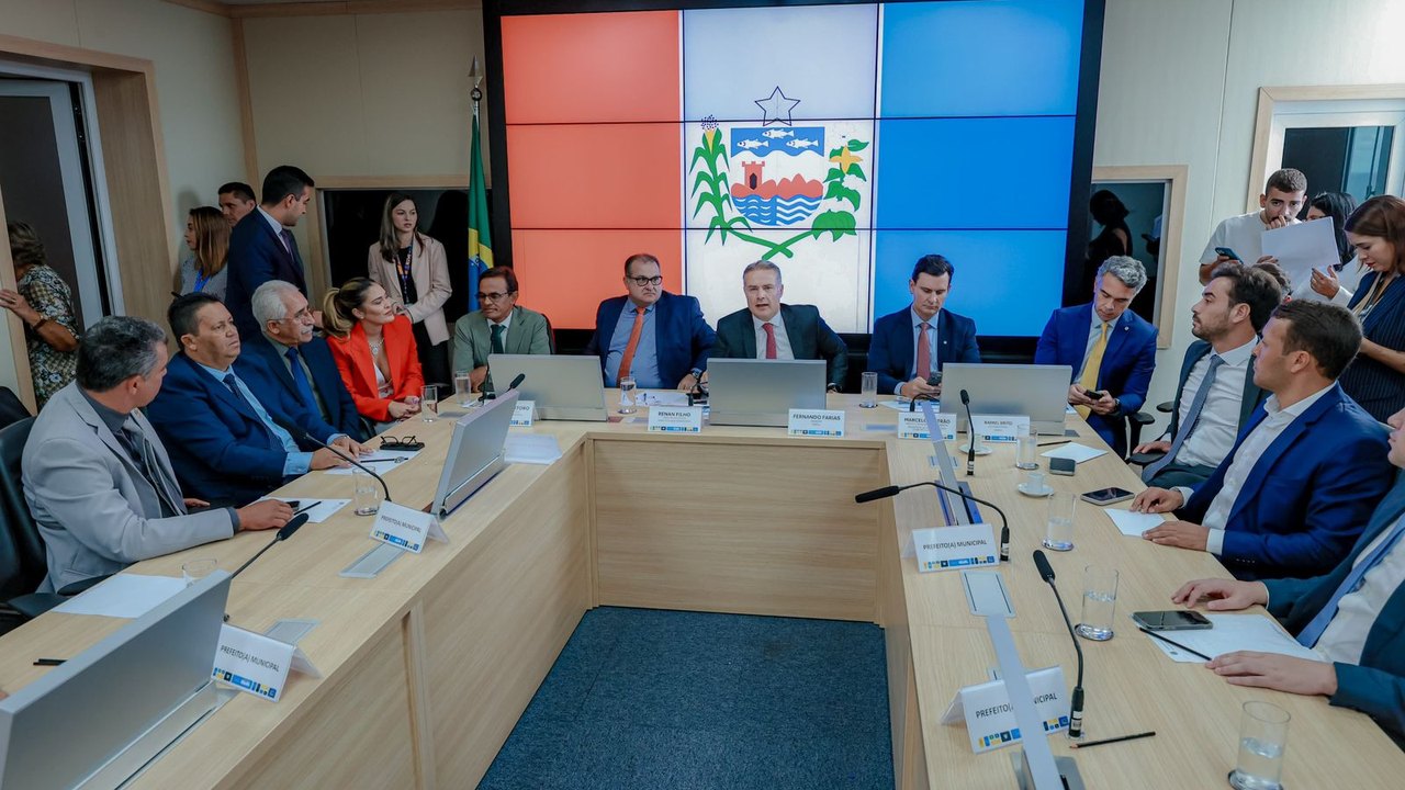 Em reunião com prefeitos de Alagoas, ministro dos Transportes, Renan Filho, destaca investimento de recorde de mais de R$ 1,8 bi na infraestrutura do estado