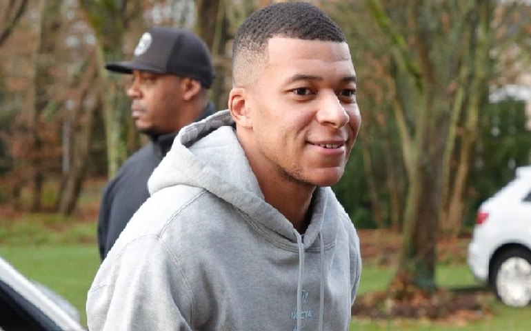 Mbappé volta aos treinos no PSG três dias após a final da Copa do Mundo