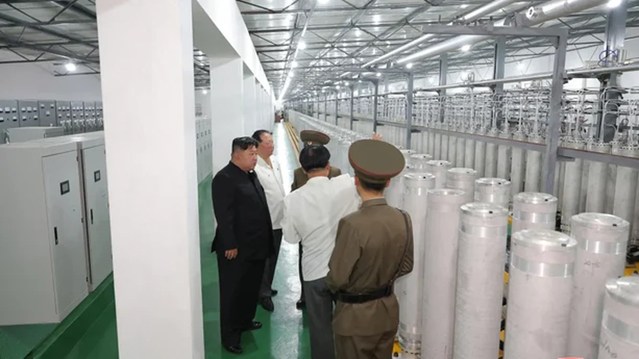 Coreia do Norte exibe pela primeira vez suas instalações de enriquecimento de urânio; vídeo