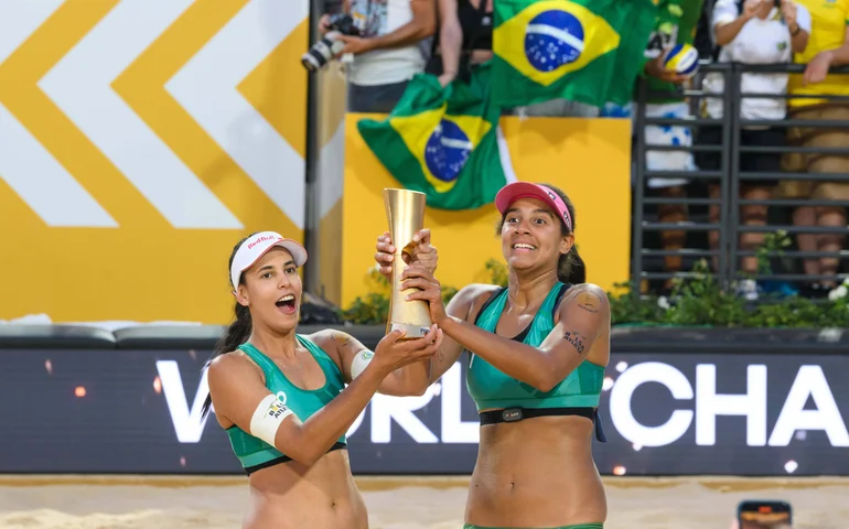 Brasil quebra jejum de 12 anos sem título no vôlei de praia em Pans com dois ouros em Santiago