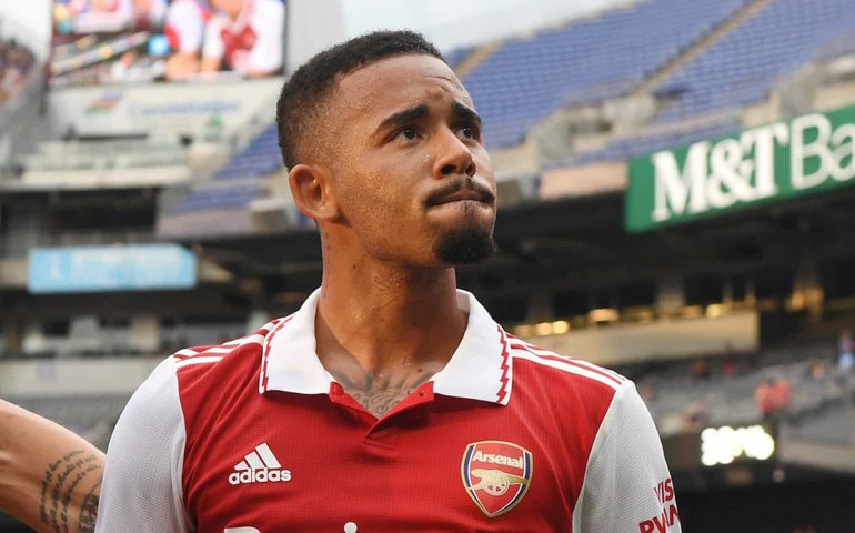 Gabriel Jesus faz gol e dá assistência em seu 2º jogo pelo Arsenal