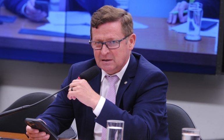 Comissão aprova restrição à reconstituição de leite em pó importado no Brasil