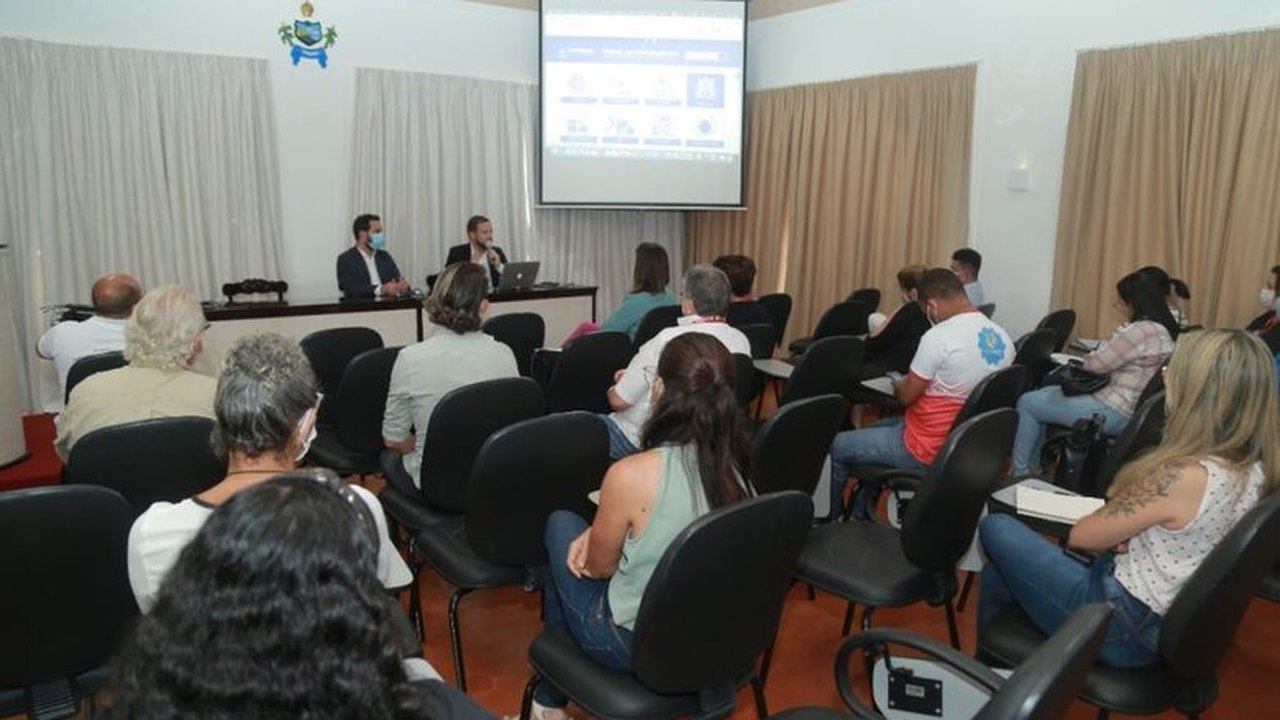 Controladoria Geral da Prefeitura de Penedo orienta secretarias sobre norma do TCE