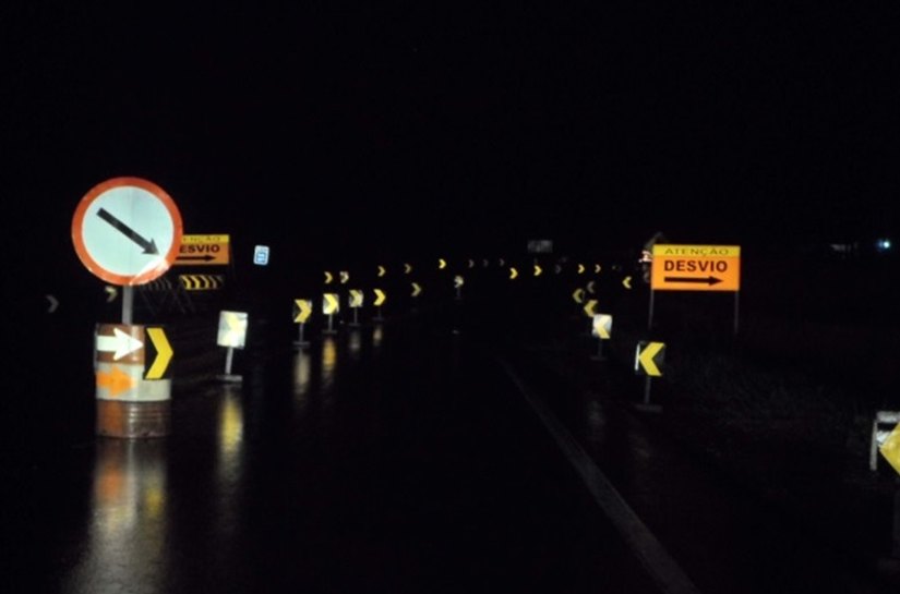 Vistoria sinalização noturna nas obras da BR-101/AL