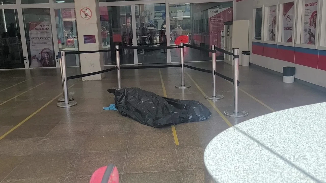 Tragédia no Centro: Idoso morre dentro de agência bancária em Arapiraca