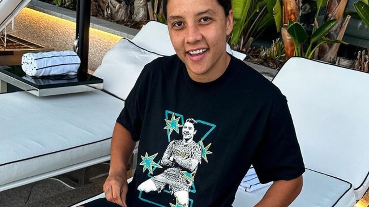 Craque da Austrália, Sam Kerr conta em livro que se passou por menino para poder jogar futebol quando criança