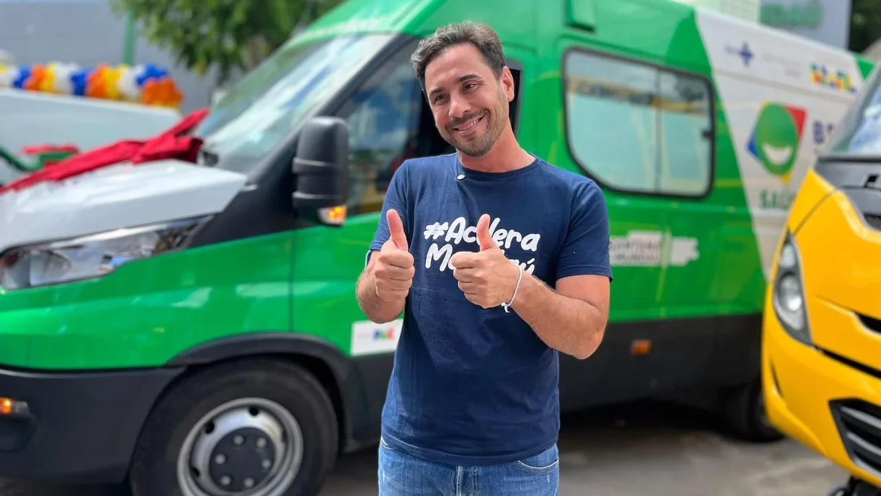 Prefeito de Santana do Mundaú assina Ordem de Serviço para construção de equipamento esportivo em escola