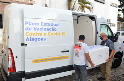 Governo de AL distribuiu mais de um milhão de doses de vacinas para os municípios