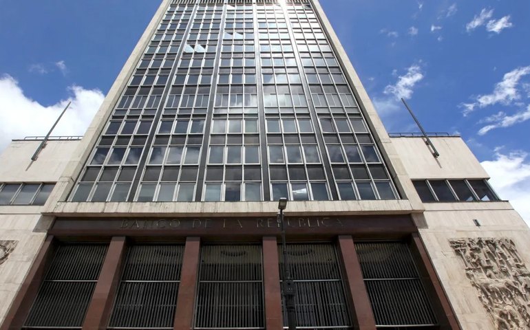 BC da Colômbia mantém taxa de juros em 13,25% pela 4ª vez seguida
