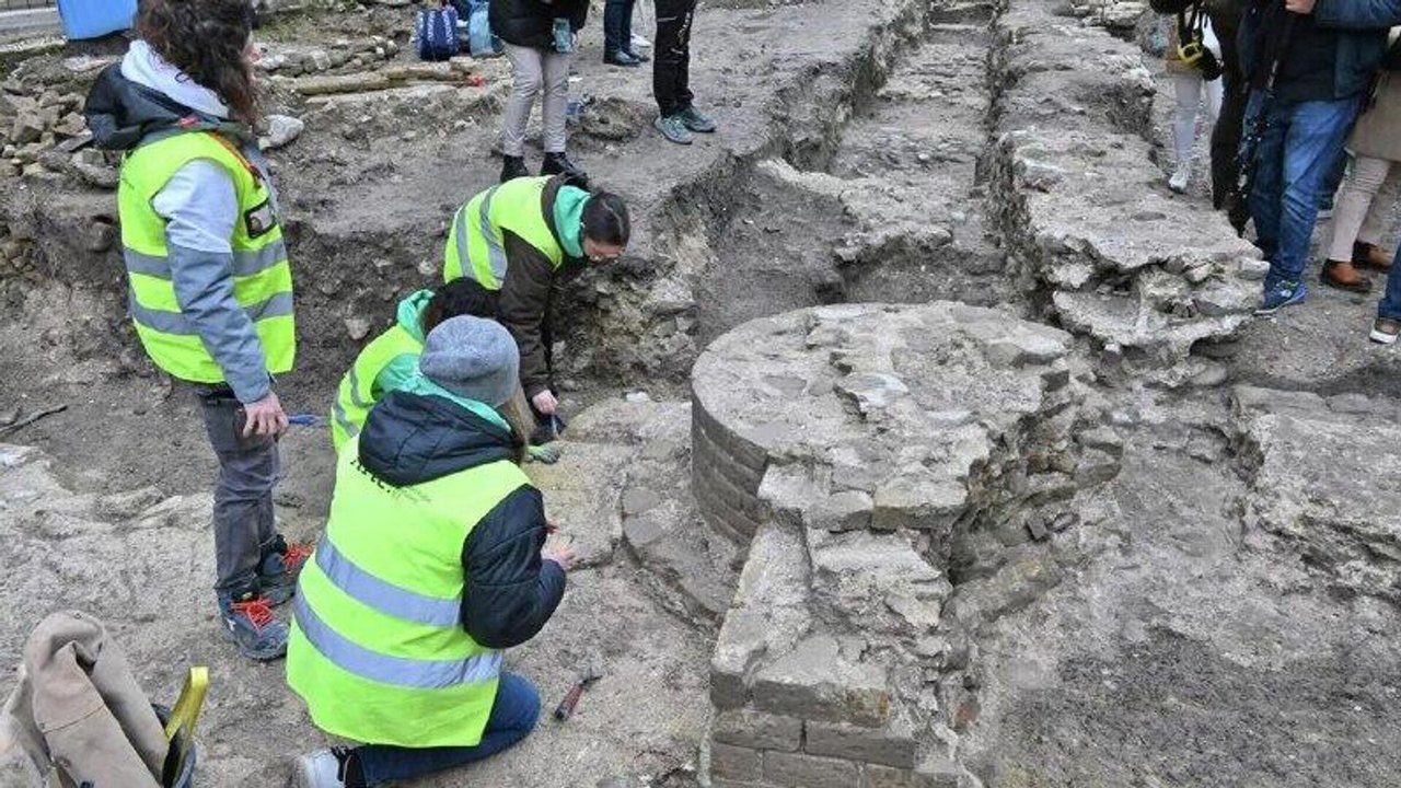 Arqueólogos desenterram na Itália os restos da lendária Basílica de Vitrúvio