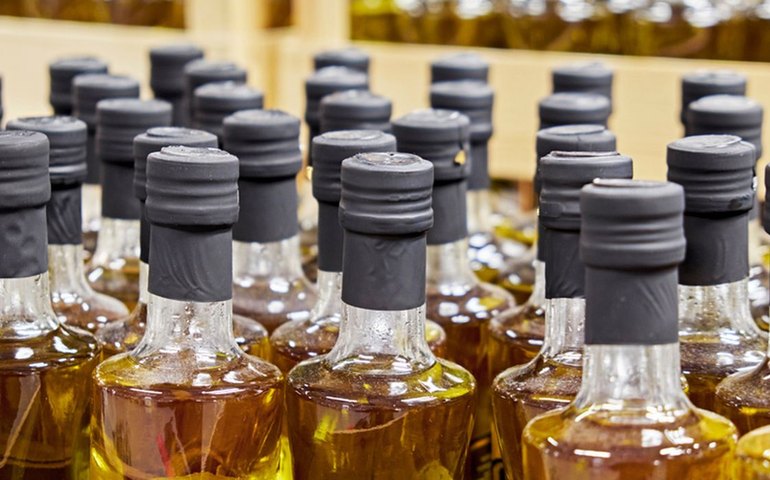 Ministério suspende 12 marcas de azeite por oferecerem risco à saúde