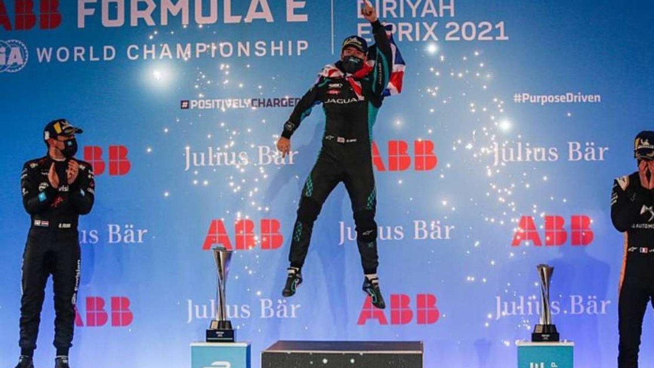 Sam Bird brilha e vence a segunda corrida na Arábia Saudita; Sette Câmara é 4º