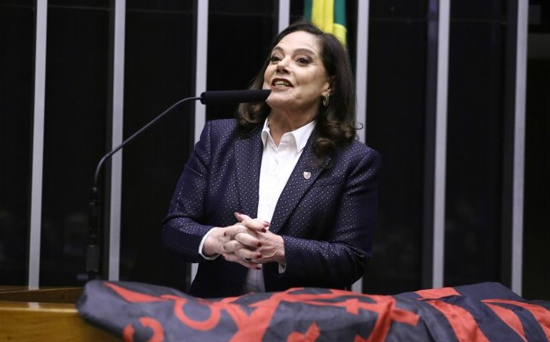 Lei institui Dia Nacional das Meninas e altera data do Dia Nacional da Mulher