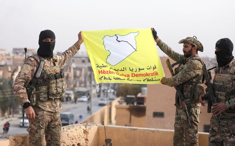 Grupos islâmicos e oposição disputam futuro político da Síria