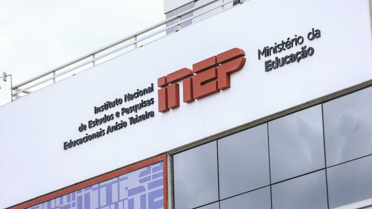 Inep nega erro nas notas da redação do Enem 2025 e solicita ajuste na apresentação das competências