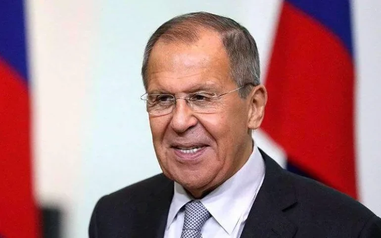 Chefes das chancelarias da Rússia e Turquia se reúnem à margem do Fórum de Antália