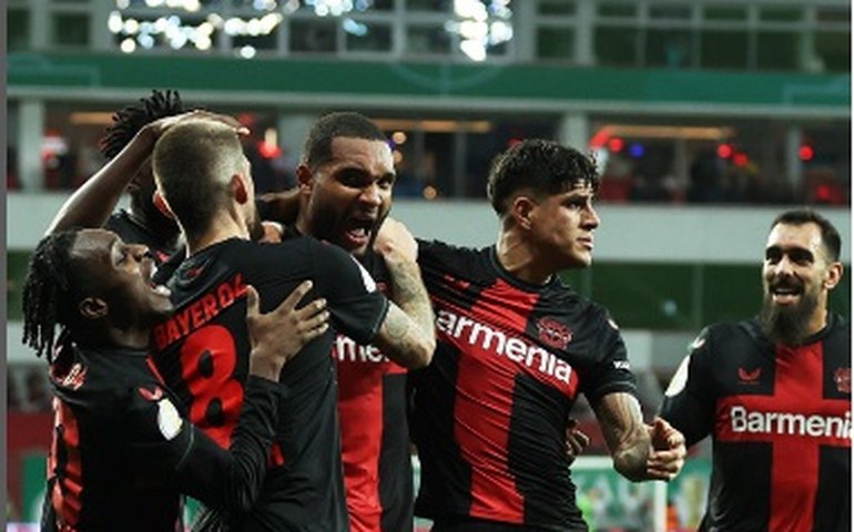 Com gol no fim, Bayer Leverkusen bate Stuttgart e avança à semifinal da Copa da Alemanha