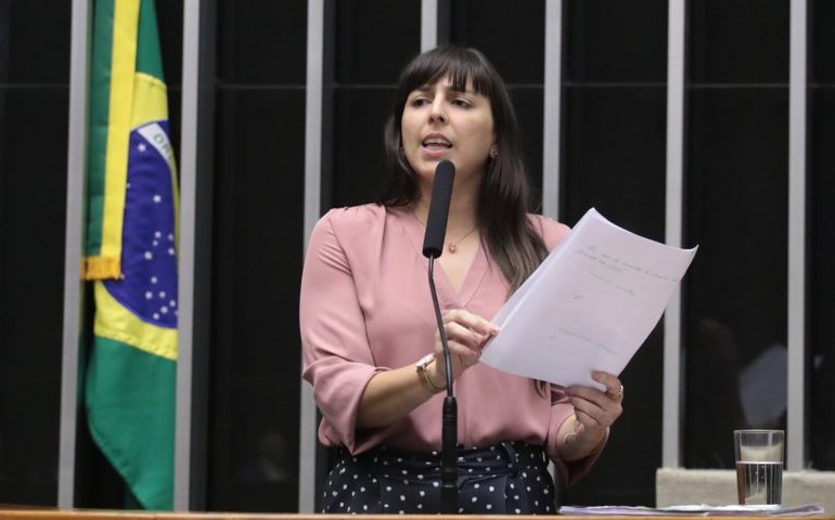 Câmara aprova projeto que prevê medidas para assegurar o convívio de crianças com a natureza; acompanhe