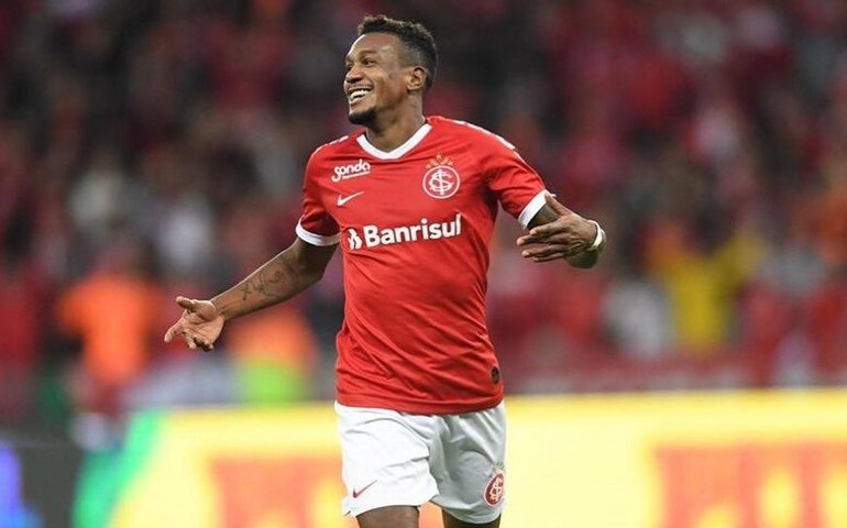 Inter admite dificuldade em segurar Edenilson, garante Moisés e elogia Marinho