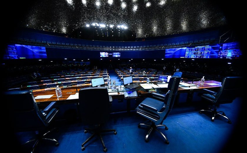 Dos senadores que tomam posse na quarta-feira, quatro são ministros