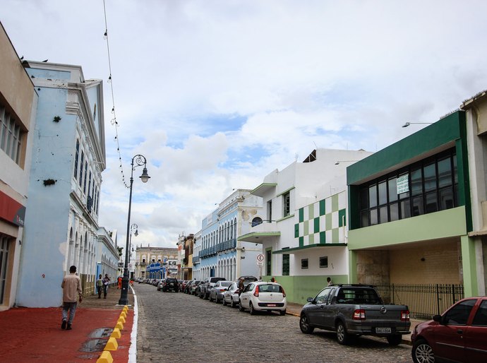 Calçamento da Rua Sá e Albuquerque será recuperado pela Seminfra