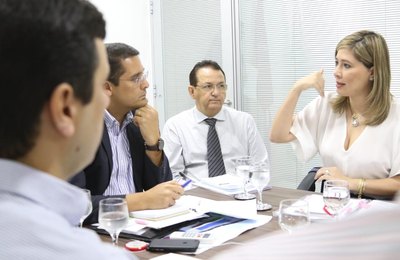 Cosems discute com Sesau pautas de interesse dos municípios alagoanos