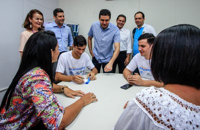 Rui Palmeira inaugura Sala do Empreendedor, no Shopping Popular