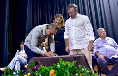 Durante solenidade no Planetário, Prefeitura de Arapiraca dá posse aos novos conselheiros Educacionais