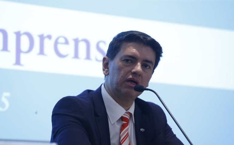 Oferta de crédito impulsionou venda de veículos em 2024, diz Fenabrave