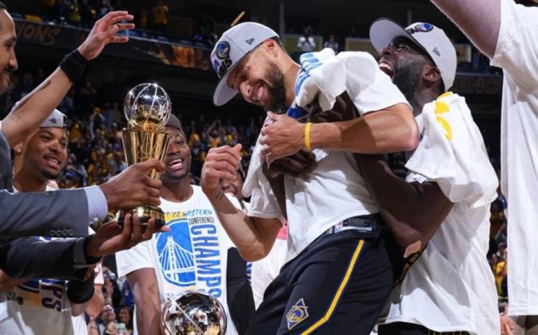 Curry fatura estreante prêmio ‘Magic Johnson’ de MVP das finais do Oeste da NBA