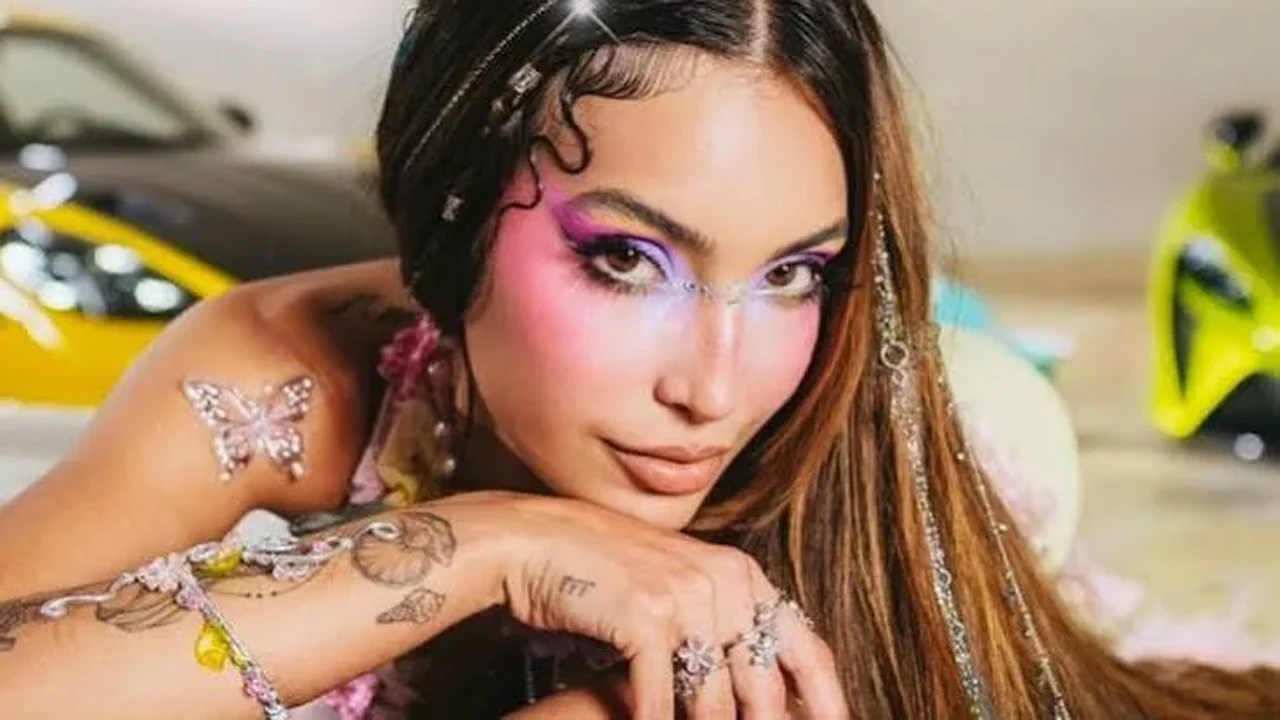 Vanessa Lopes faz primeiro show como cantora e recebe incentivo dos pais e do namorado: 'Início de um sonho'