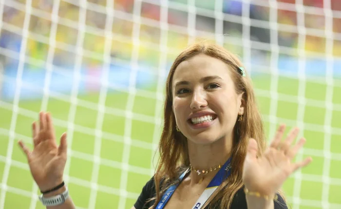 Um vídeo divulgado por páginas de fofoca e atribuído ao noivo de Manu Cit mostra empresário carregando outra mulher no colo, após uma festa