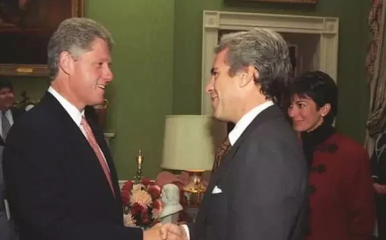 Justiça dos EUA investigará relação de Clinton com Epstein