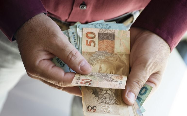 Isenção do IR para quem ganha até R$ 5 mil pode ser votada na quarta-feira