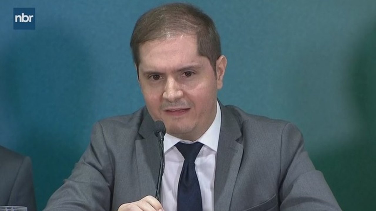 Bolsonaro nomeia Bruno Bianco como ‘número 2’ de Onyx no Ministério do Trabalho