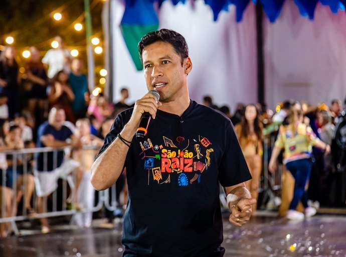 Rodrigo Cunha prestigia abertura do Festival Municipal de Quadrilhas Juninas em Jaraguá