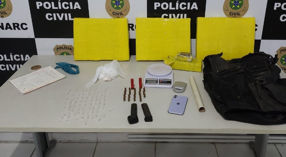 Mulher é presa com 13 kg de maconha em Areia Branca / Foto: Foto: SSP/Divulgação