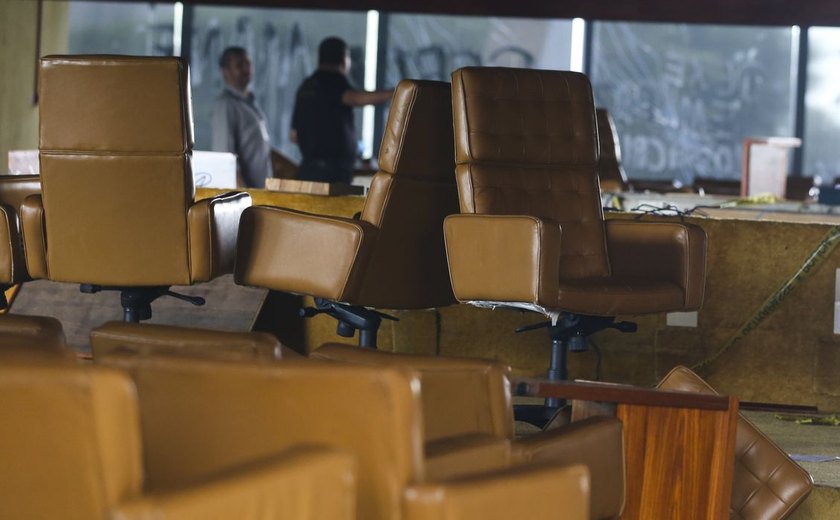 8/1: STF vota para condenar homem que sentou na cadeira de Moraes