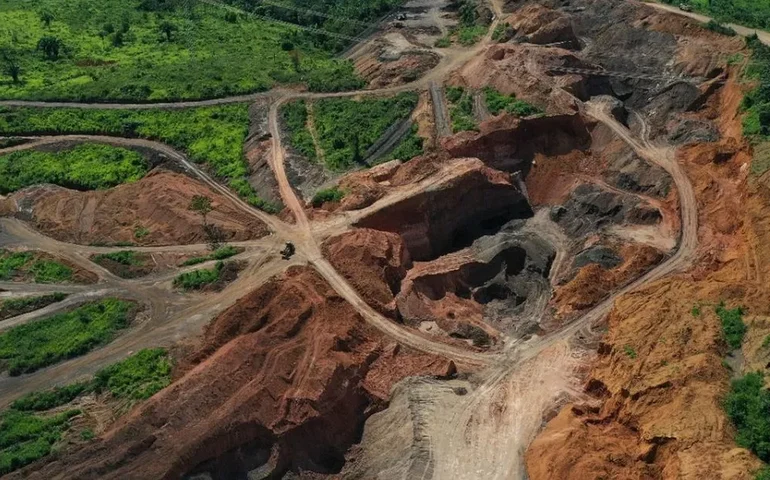 Leis frágeis ajudam expansão de garimpo ilegal na Amazônia, diz dossiê