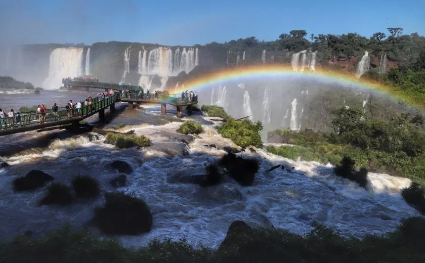 Falta de chuva faz vazão das cataratas do Iguaçu cair 95%