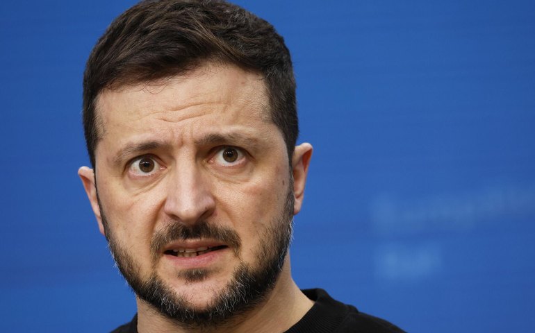 Desistir das novas regiões russas será a única opção que Trump dará a Zelensky, diz mídia alemã