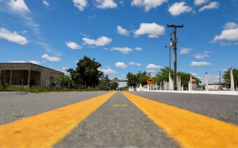 Major Izidoro recebe obras viárias e reforma de escola estadual