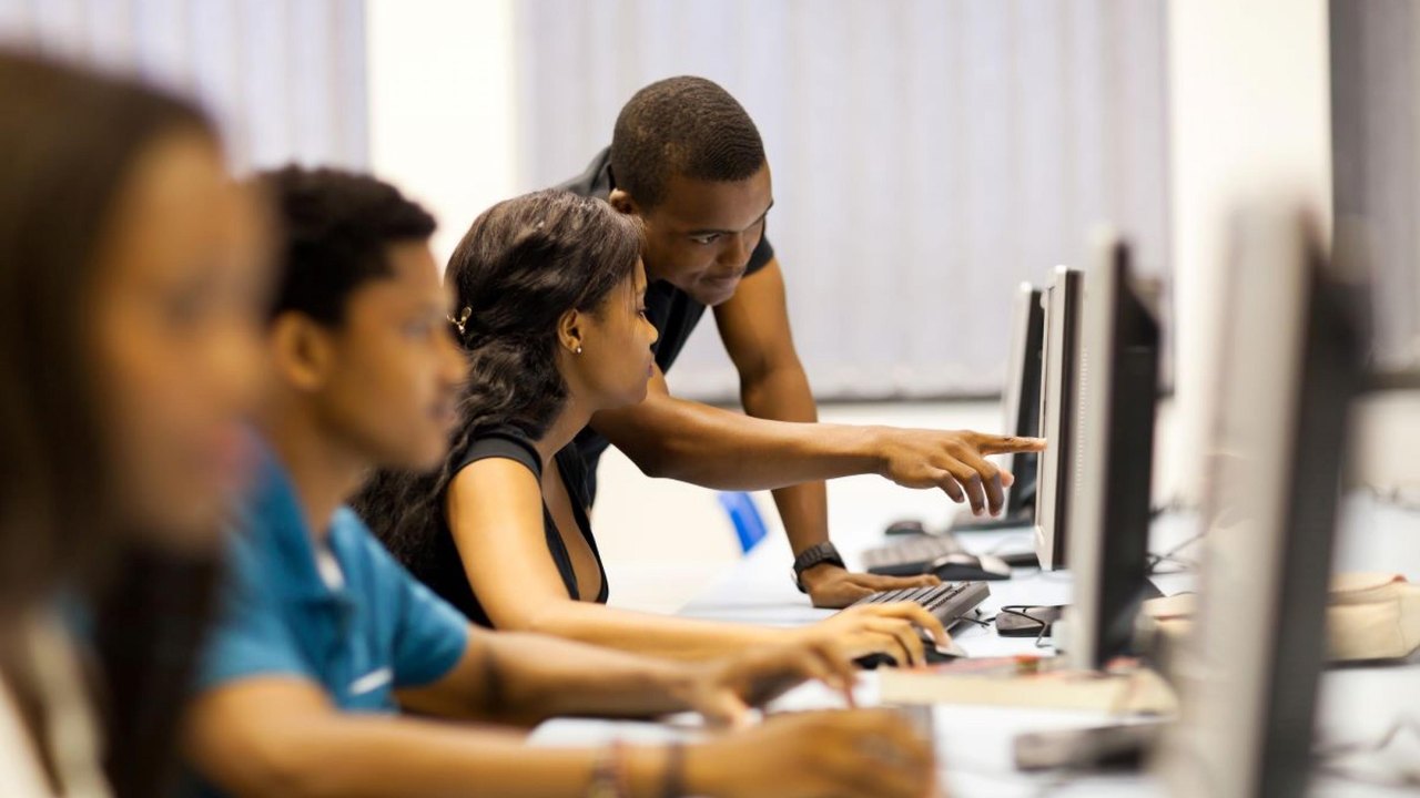 Servidores da Educação podem participar de curso gratuito sobre relações étnico-raciais e quilombolas da Ufal
