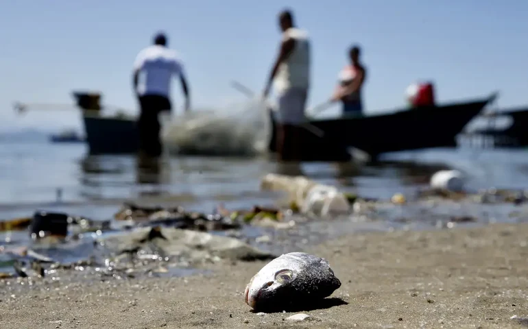Pescador peruano sobrevive a 95 dias perdido no mar