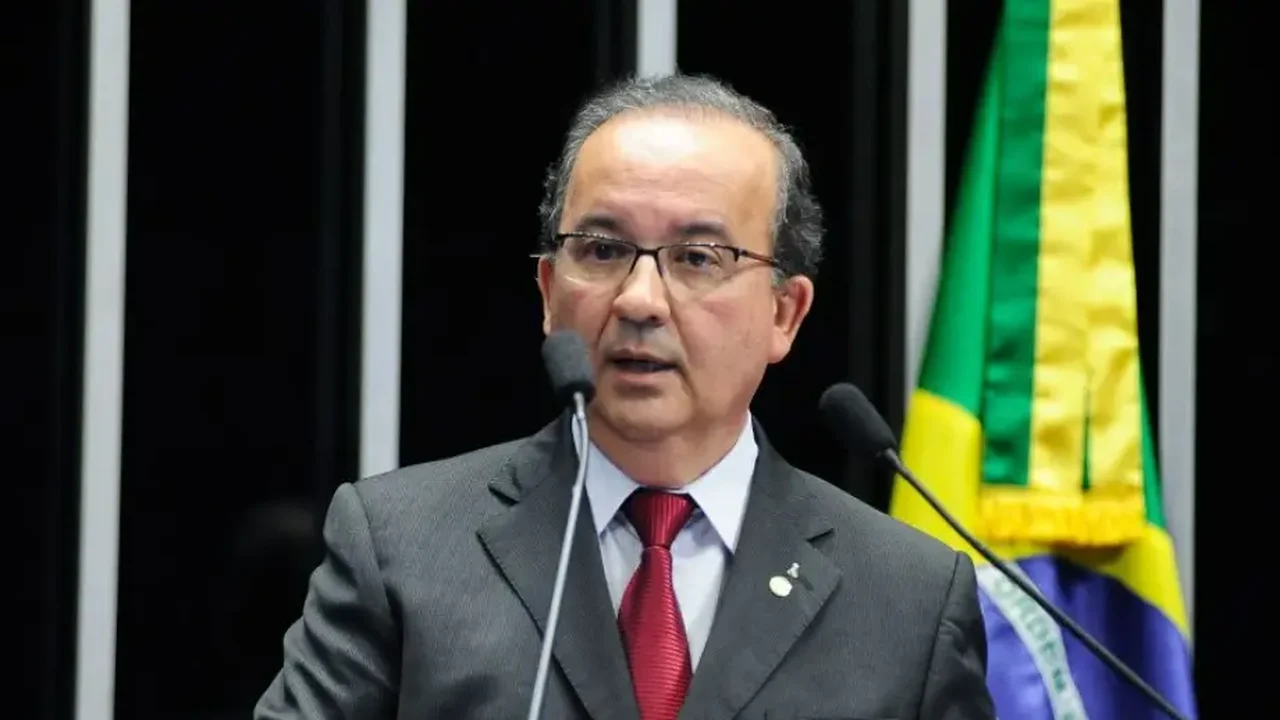 Em SC, Jorginho Mello tem 58,8% para o governo e João Rodrigues 16,5%, segundo Paraná Pesquisas