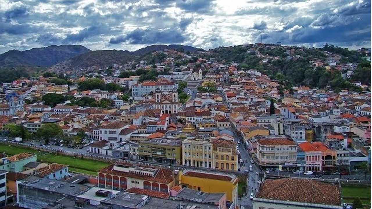 Sem padrinhos políticos, 522 cidades carecem de verbas e ações públicas
